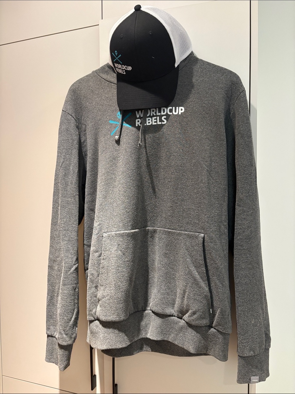Head Ski Grey Sweatshirt and matching hat